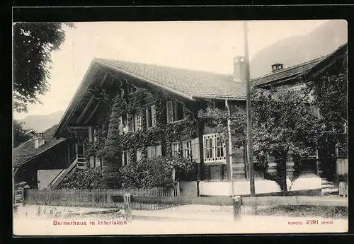 AK Interlaken, Mit Efeu bewachsenes Bernerhaus