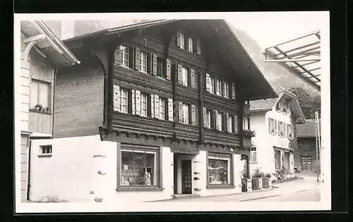 AK Meiringen, Geschäft im Ort