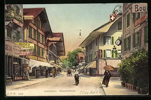 AK Interlaken, Hauptstrasse mit Hotel und Geschäften