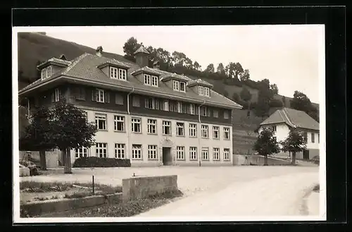 AK Rohrbach bei Riggisberg, Strassenpartie mit städtischem Gebäude