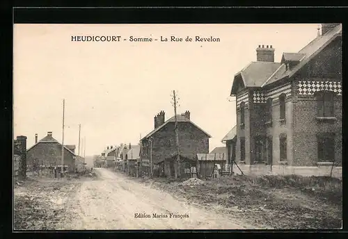 AK Heudicourt, La Rue de Revelon, Strassenpartie