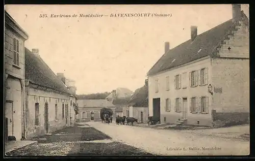AK Davenescourt, Une rue, Strassenpartie