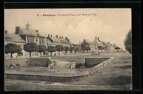 AK Chaulnes, La Grande-Place, Côté Hôtel de Ville