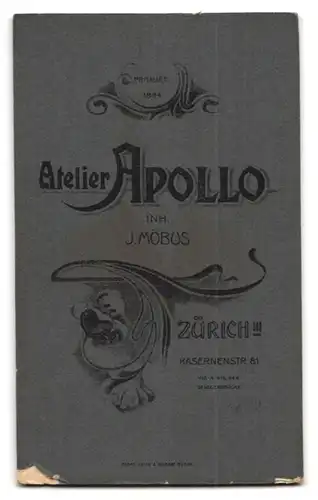 Fotografie Atelier Apollo, Zürich, Kasernenstrasse 81, Junger Herr mit Segelohren im Anzug