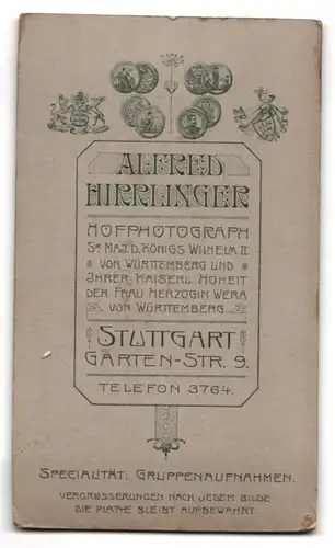 Fotografie Alfred Hirrlinger, Stuttgart, Gartenstrasse 9, Junger Herr im karierten Anzug