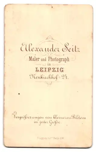 Fotografie Alexander Seitz, Leipzig, Neukirchhof 24, Charmanter Herr im Anzug mit Fliege