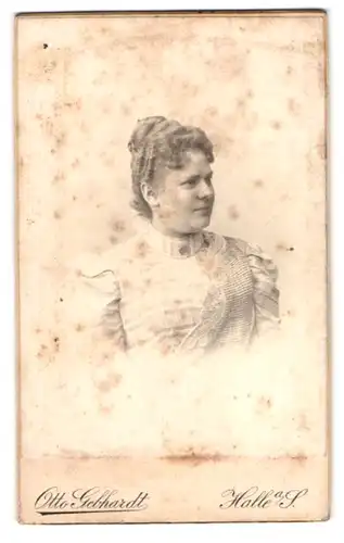 Fotografie Otto Gebhardt, Halle a. S., Grosse Ullrich-Str. 10, Junge Dame mit Hochsteckfrisur