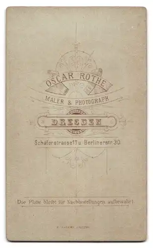 Fotografie Osc. Rothe, Dresden-Friedrichstadt, Schäferstrasse 17, Kleines Kind mit Plüschtier