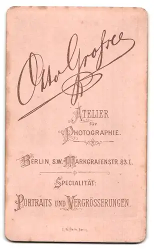 Fotografie Otto Grosse, Berlin, Markgrafenstrasse 83, Knabe im Tweed und mit Uhrenkette