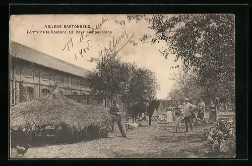 AK Villers-Bretonneux, Ferme de la Couture, La Cour aux poussins