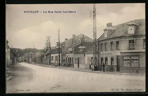 AK Fouilloy, La Rue Jules Lardières, Strassenpartie