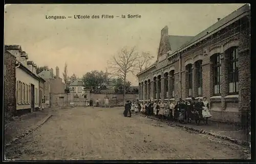 AK Longeau, L`Ecole des Filles, La Sortie