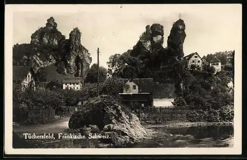 AK Tüchersfeld /Fränk. Schweiz, Ortspartie mit Felsenformationen