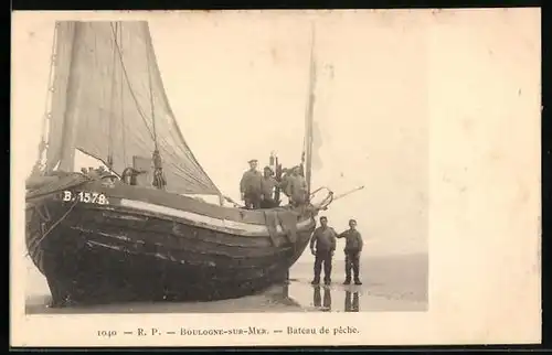 AK Boulogne-sur-Mer, Bateau de peche, Fischerei