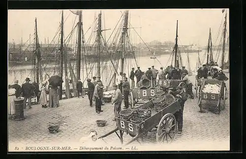 AK Boulogne-sur-Mer, Débarquement du Poisson, Fischerei