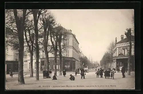 AK Gagny, Avenue Leon Bry et rue Brodelet, vue prise de la place de la Mairie