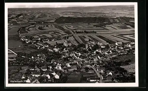 AK Weilerbach /Pfalz, Totalansicht vom Flugzeug aus