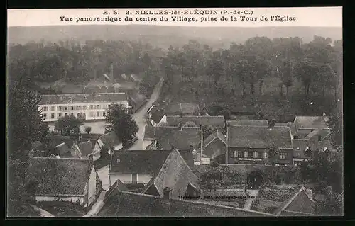AK Nielles-les-Blèquin, Vue panoramique du centre du Village, prise de la Tour de l`Èglise