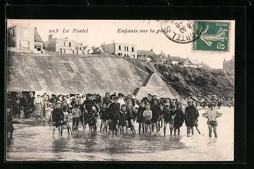 AK Le Portel, Enfants sur la plage