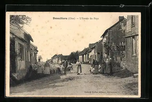 AK Doméliers, L`Entrée du Pays, Une Rue