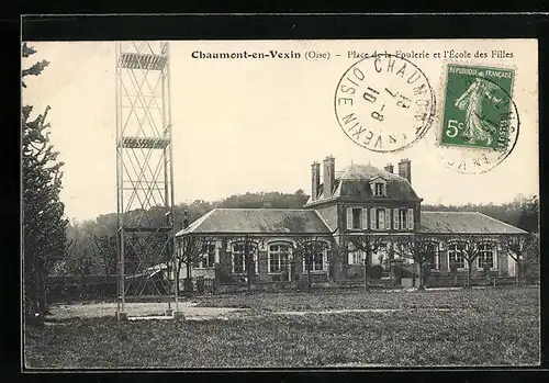 AK Chaumont-en-Vexin, Place de la Foulerie et l`Ecole des Filles