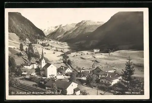 AK St. Jodock, Gesamtansicht mit Kirche und Berglandschaft
