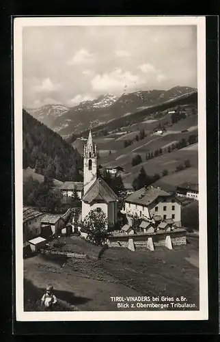 AK Vinaders, Ortsansicht mit Kirche und Blick z. Obernberger Tribulaun