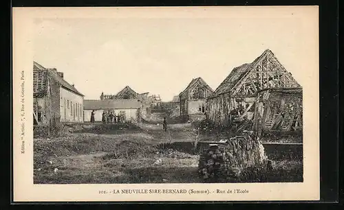 AK La Neuville-Sire-Bernard, Rue de l`Ecole