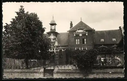 AK Thennes, La Mairie et les Ecoles