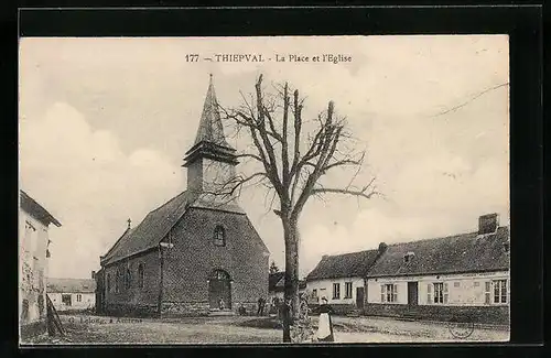 AK Thiepval, La Place et l`Eglise