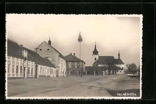 AK Velké Nemcice, Námestí