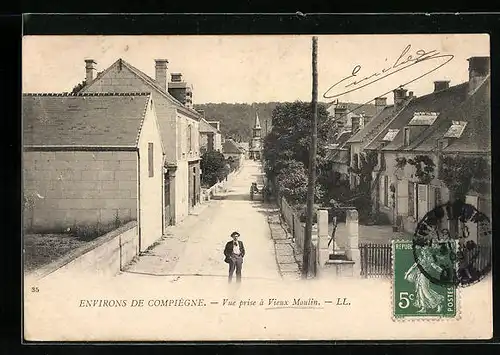AK Vieux-Moulin, Une Rue