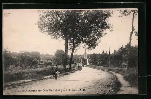 AK La Membrolle-sur-Choisille, L`Arrivee, L`Eglise