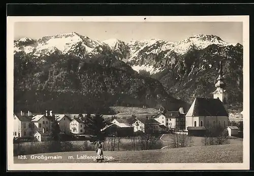 AK Grossgmain, Ortsansicht mit der Kirche, Blick auf das Lattengebirge
