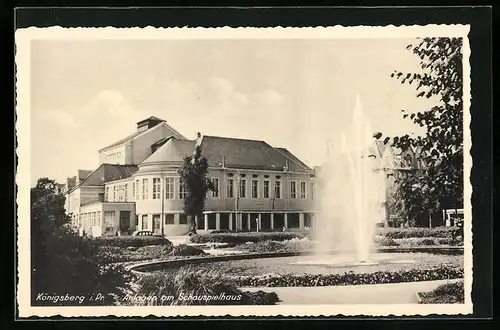AK Königsberg i. Pr., Anlagen am Schauspielhaus, das Wasserspiel davor