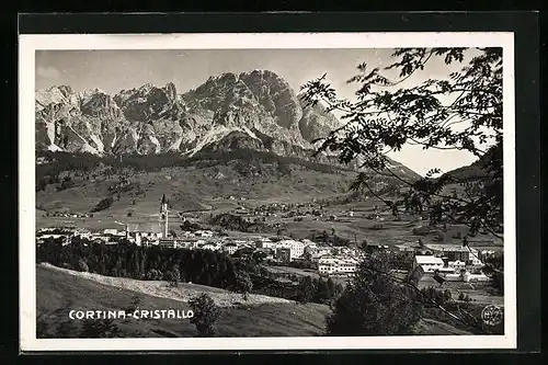 AK Cortina-Cristallo, Generalansicht mit Blick auf das Felsmassiv