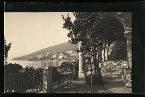 AK Abbazia, Stadtvillen an der Uferpromenade von der Terrasse aus gesehen