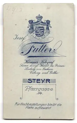 Fotografie Josef Futter, Steyr, Pfarrgasse 14, Dame in besticktem Oberteil