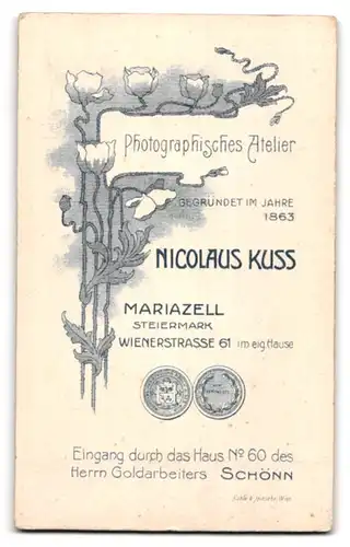 Fotografie Nicolaus Kuss, Mariazell, Wienerstrasse 61, Dame mit Halskette in Schwarz
