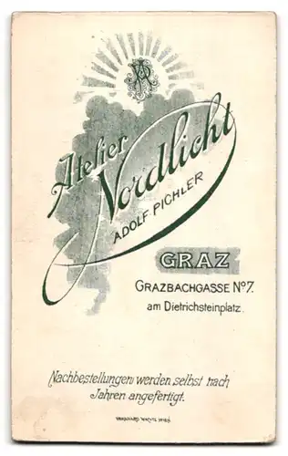 Fotografie Atelier Nordlicht, Graz, Grazbachgasse No. 7, Kleinkind im gestreiften Kleidchen