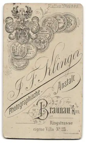 Fotografie J. F. Klinger, Braunau a. Inn, Ringstrasse 23, Mann mit Vollbart und Silberblick