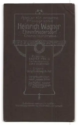 Fotografie Heinrich Wagner, Ehrenfriedersdorf, Chemnitzerstr., Kleines Kind im modischen Kleid