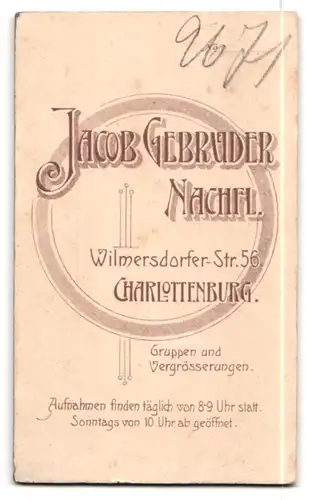 Fotografie Jacob Gebrüder Nachfl., Berlin-Charlottenburg, Wilmersdorfer-Str. 56, Junger Herr im Anzug mit Krawatte