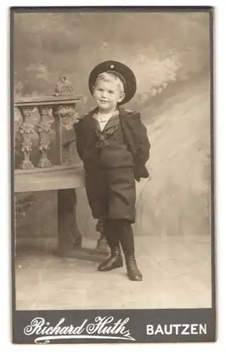 Fotografie Richard Huth, Bautzen, Wendische Str. 13, Kleiner Junge im Matrosenanzug
