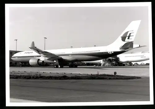 Fotografie Flugzeug Airbus, Passagierflugzeug der Malaysia Airline, Kennung F-WWKK