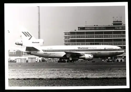 Fotografie Flugzeug Douglas DC-10, Passagierflugzeug der Martinair Holland, Kennung PH-MBT