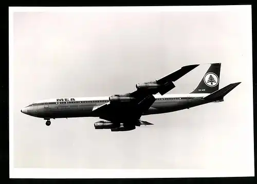 Fotografie Flugzeug Boeing 707, Passagierflugzeug der MEA, Kennung OD-AHB