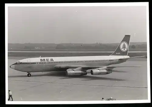 Fotografie Flugzeug Boeing 707, Passagierflugzeug der MEA, Kennung OD-AFU