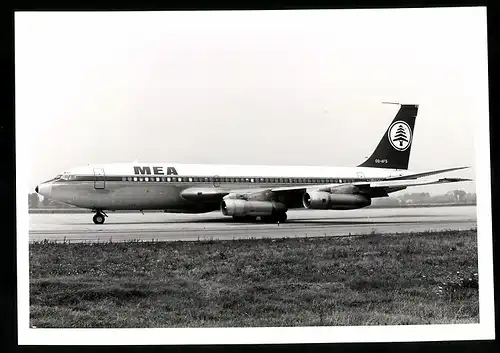 Fotografie Flugzeug Boeing 707, Passagierflugzeug der MEA, Kennung OD-AFS