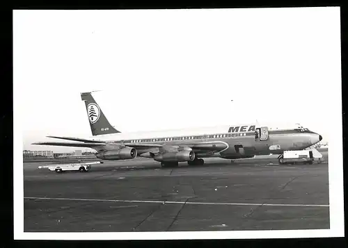 Fotografie Flugzeug Boeing 707, Passagierflugzeug der MEA, Kennung OD-AFR